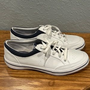 Keds Woman's Courty Leather White
Lace-up closure Sneakers Size 9